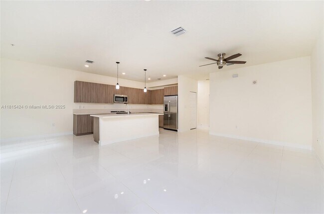Foto del edificio - 4740 NW 84th Ct