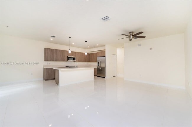 Building Photo - 4740 NW 84th Ct