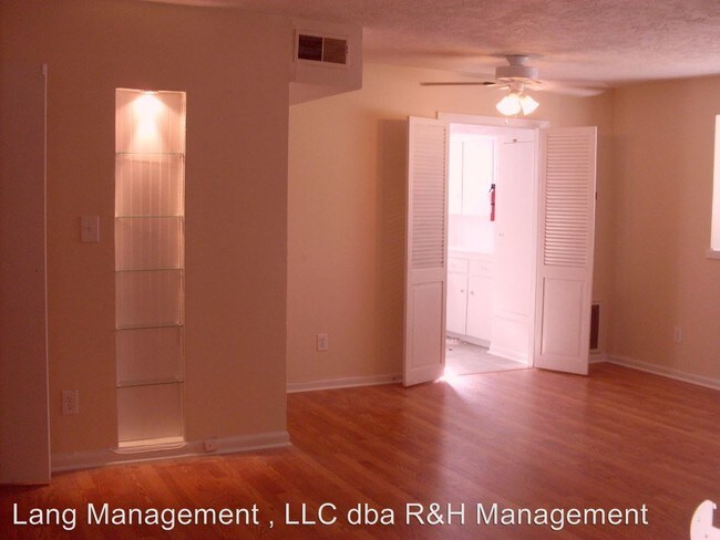 Foto del edificio - 8723 Ilona Ln