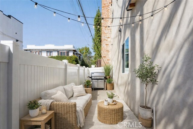 Foto del edificio - 1375 N Mentor Ave