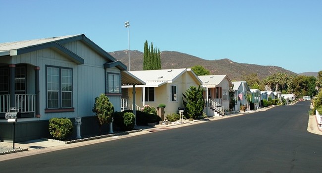 Building Photo - Meadowbrook
