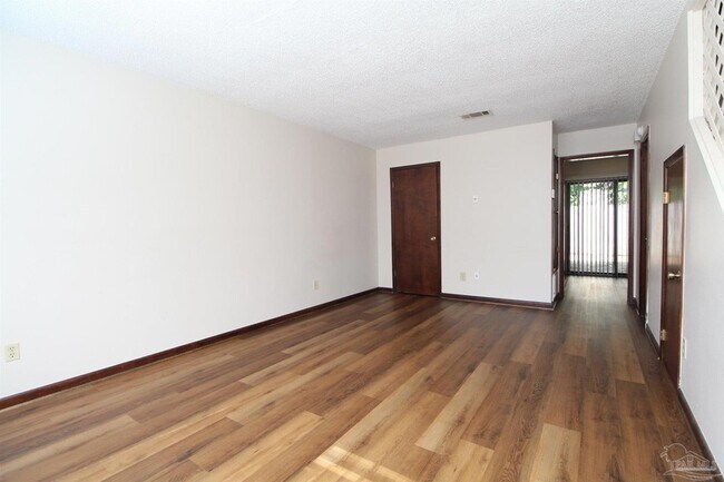 Foto del edificio - 1455 Acorn Ln