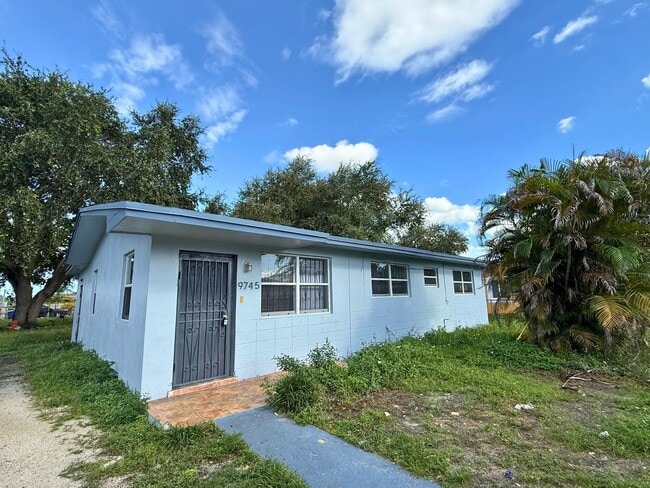 Foto del edificio - 9745 NW 20th Ave