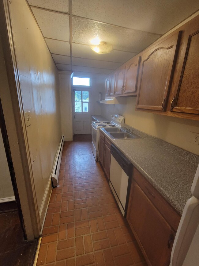 Kitchen - 722 Mahantongo St