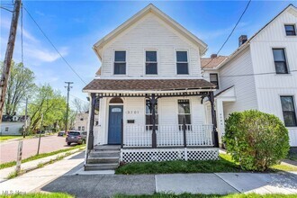 Building Photo - 3701 Chatham Ave