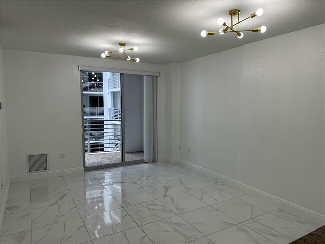Building Photo - 1830 Radius Dr