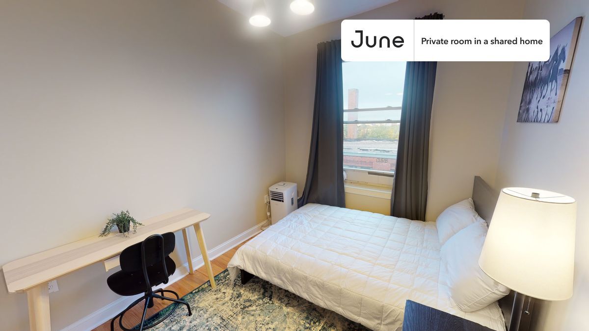 Private bedroom in 4 bed/1 bath Home - Private bedroom in 4 bed/1 bath Home