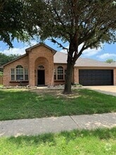 Building Photo - 2502 Blue Holly Dr