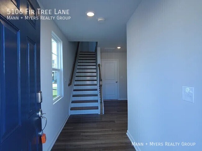 Foto del edificio - 5106 Fir Tree Ln