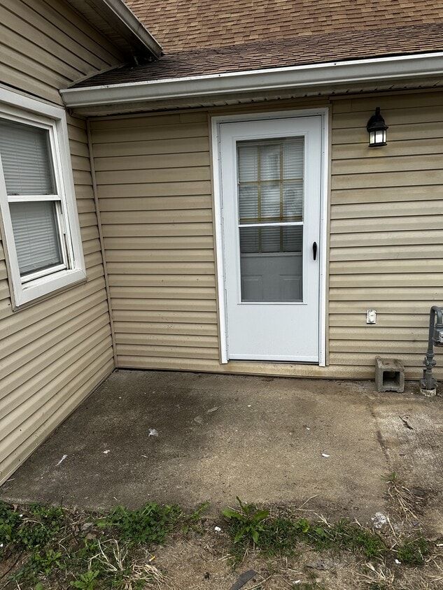 Primary Photo - 743 Maple Ave