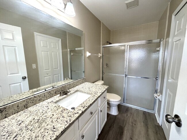 Foto del edificio - 12037 Goldenstar Ln