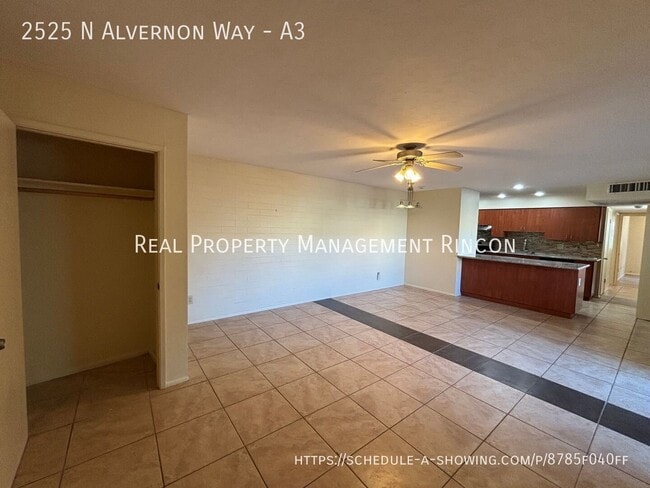 Building Photo - 2525 N Alvernon Way