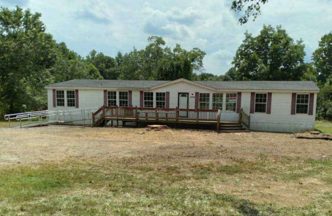 Primary Photo - 4374 Fork Shoals Rd