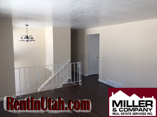 Building Photo - Newly Remodeled Home in Sandy For Rent!!