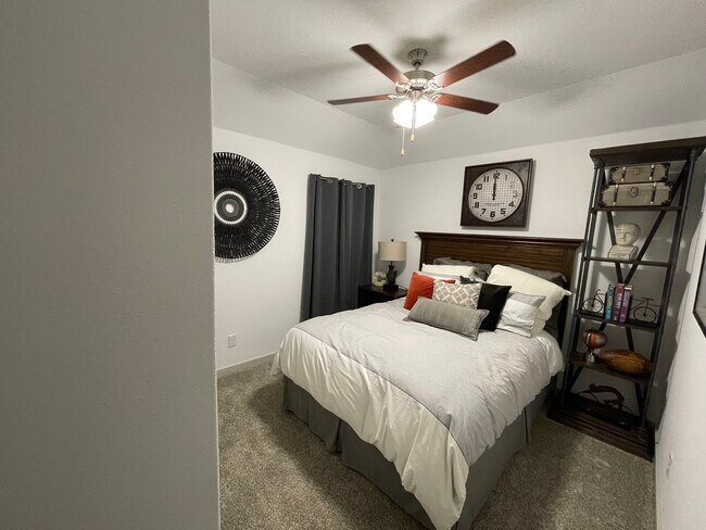 Foto del edificio - 2001 Harshaw Dr