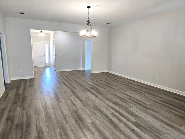 Building Photo - 725 Goodale Dr