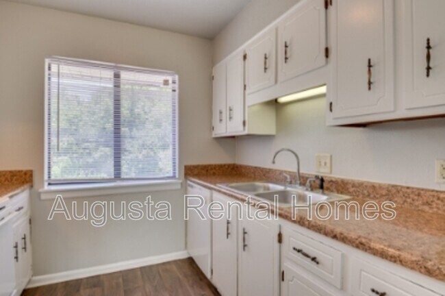Foto del edificio - 2822 Thomas Ln