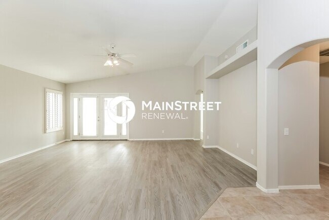 Foto del edificio - 3 Bedroom Pet-Friendly Home in Phoenix, AZ with Main Street Renewal