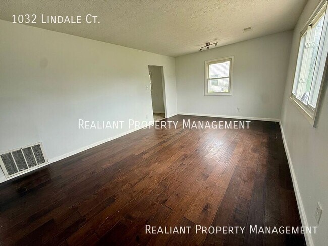 Foto del edificio - 1032 Lindale Ct
