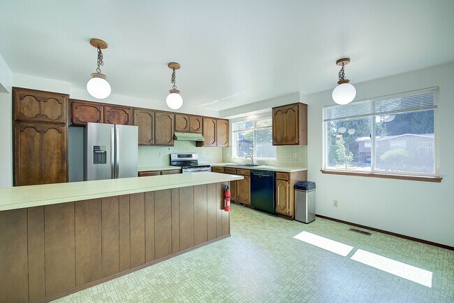 Building Photo - 5bd/3ba Edmonds House