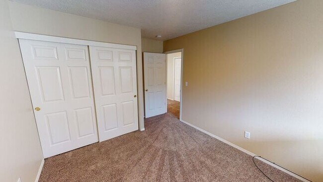 Foto del edificio - Pet Friendly One Level Home with Backyard ...
