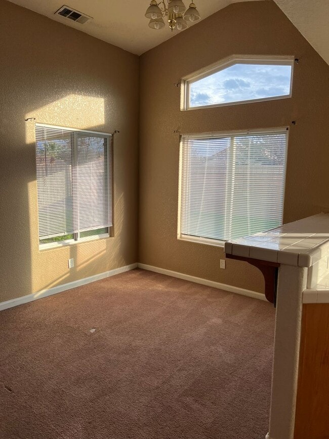 Foto del edificio - Coming Soon!