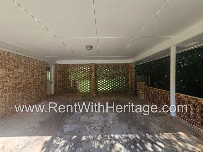 Building Photo - WOW! Fantastic Ranch With All The Upgrades...