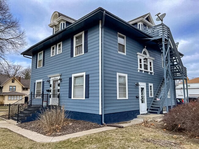 Foto del edificio - 3721 Cottage Grove Ave