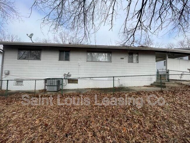 Building Photo - 1572 Hudson Rd