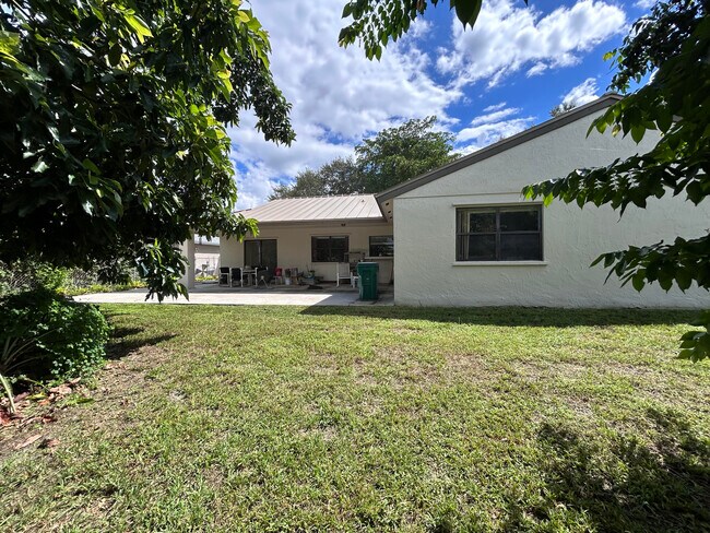 Foto del edificio - 11641 SW 50th St