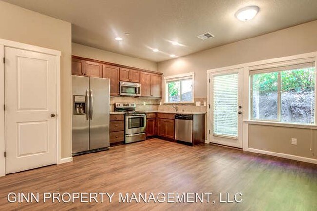 Foto del edificio - 4105 NE St Johns Rd