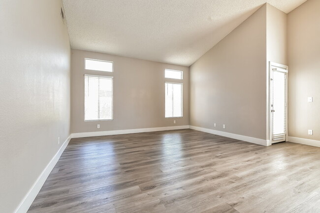 Building Photo - 5520 Red Sun Dr