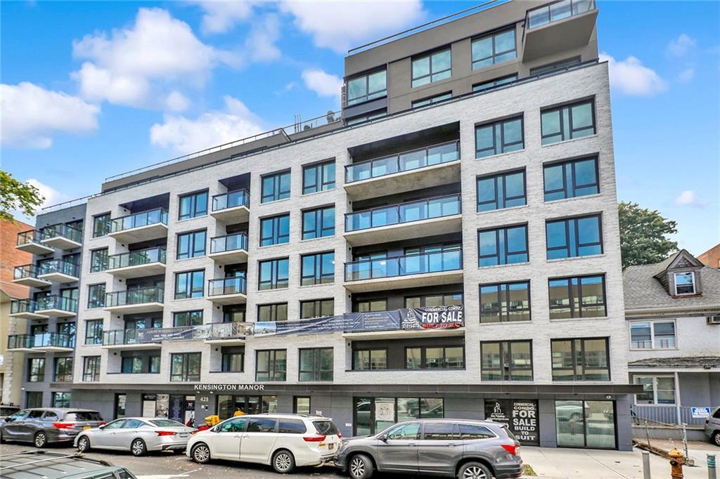 Foto principal - 428 E 9th St