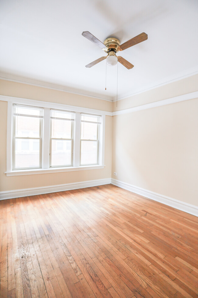 Foto del edificio - 4800 N Damen Ave