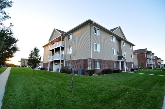 Building Photo - Oakview Apartments