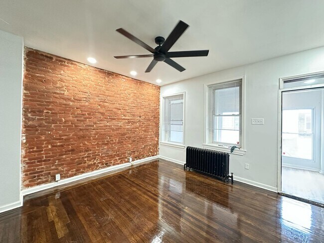 Foto del edificio - 5726 Pemberton St