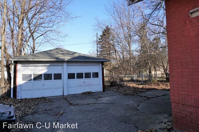 Building Photo - 2 br, 1.5 bath House - 808 W. Hill