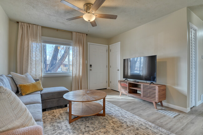 Living Room/Entry way - 73 Goret Dr