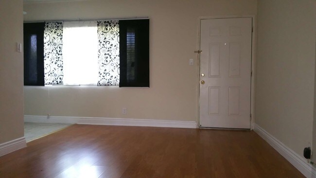 Foto del edificio - 3773 S Barrington Ave