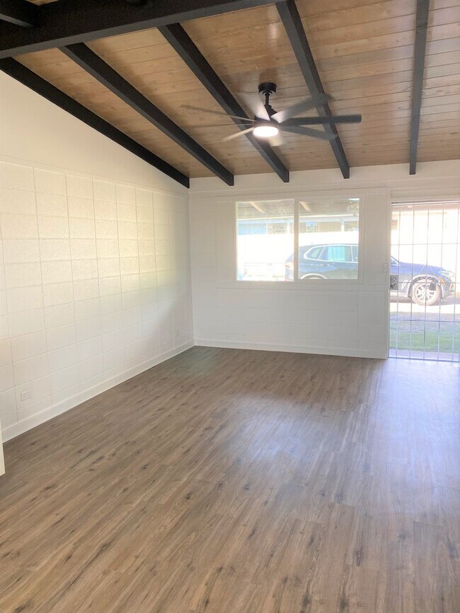 Building Photo - Kamehameha Heights - Renovated and Move In...