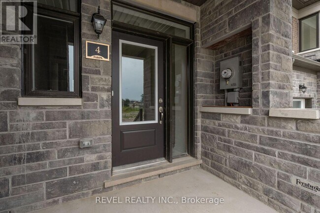 Building Photo - 4 Rochester Dr