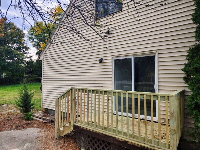 Building Photo - 1627 E Glenwood Dr