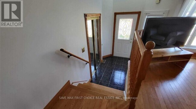 Building Photo - 10 Torada Ct