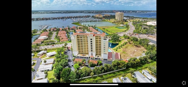 Building Photo - 501 Haben Blvd