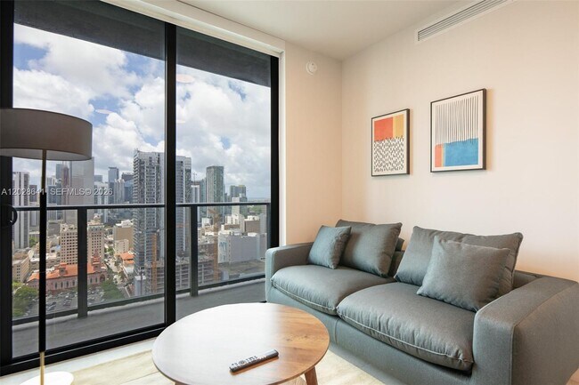 Foto del edificio - 121 NE 5th St