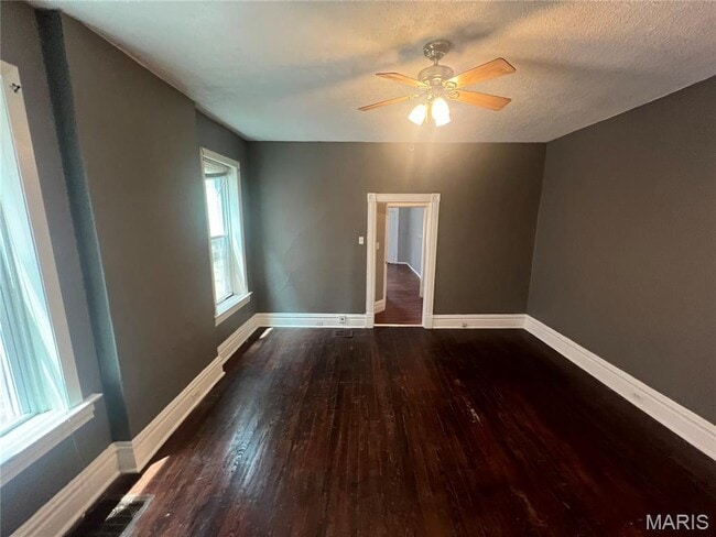 Building Photo - 3137 Chippewa St