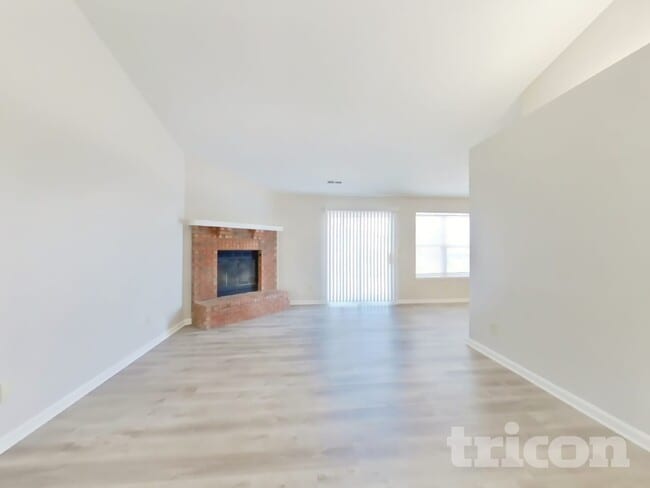 Building Photo - 2342 Valley Creek Way