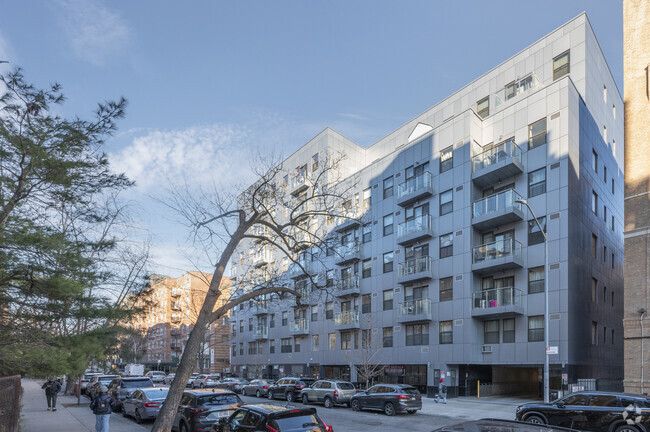 Foto del edificio - 1587 E 19th St