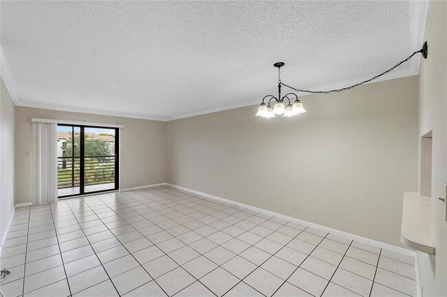 Building Photo - 3710 N Pine Island Rd