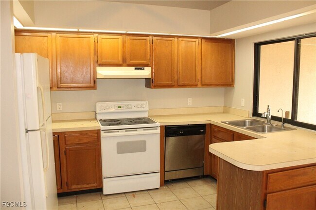 Foto del edificio - 630 SE 13th Ct